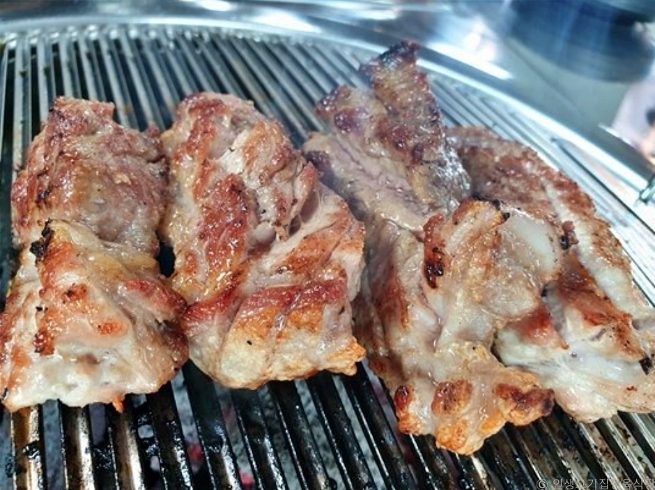 Insaeng Gogijip Butcher Shop Restaurant (인생고기집정육식당)