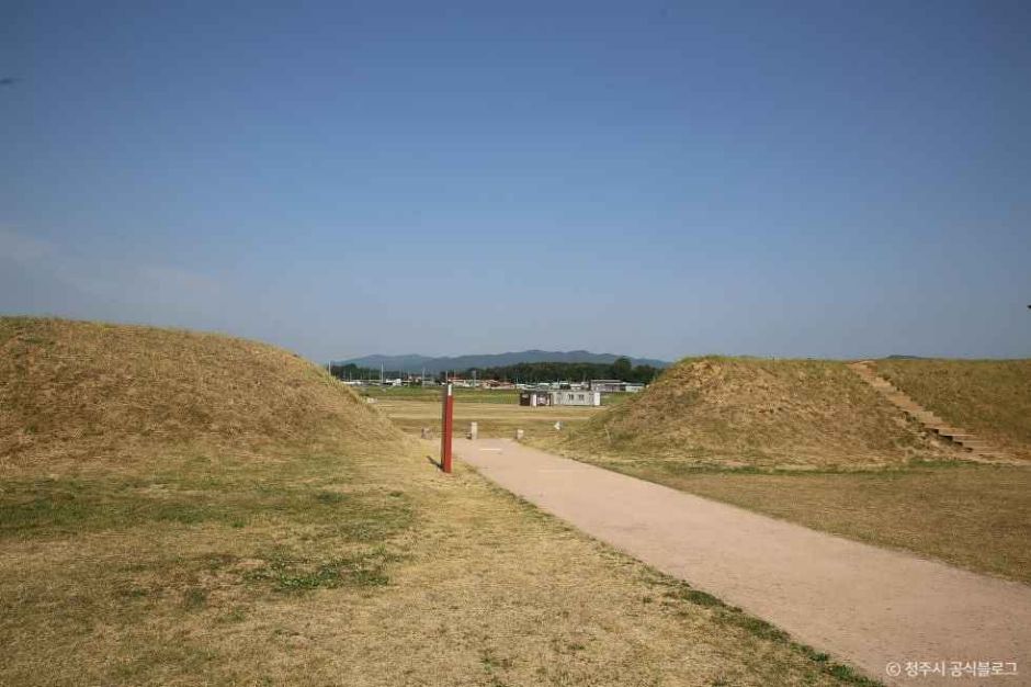 Earthen Fortification in Jeongbuk-dong (청주 정북동 토성)