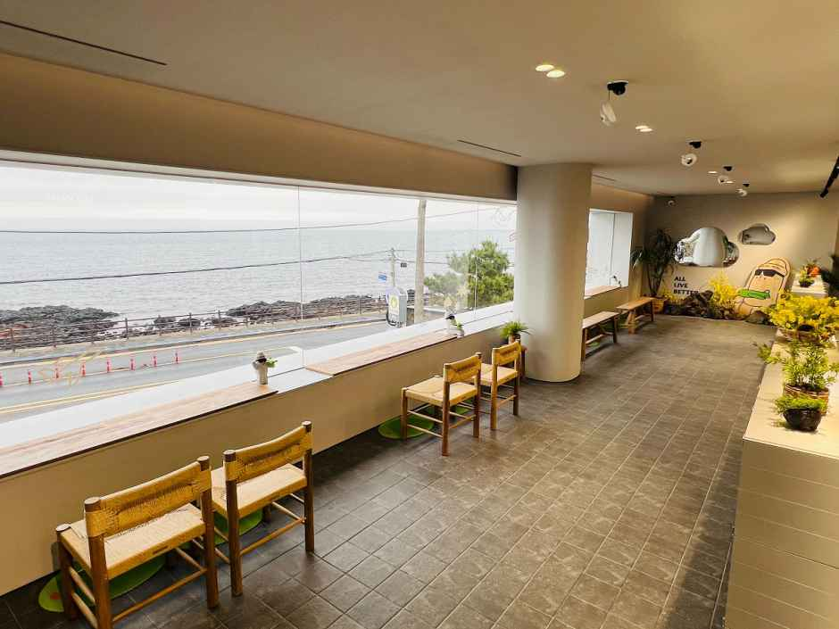 thumbnail-[事後免税店]Olive Young・チェジュヨンダム（済州龍潭）店(올리브영 제주용담점)-2