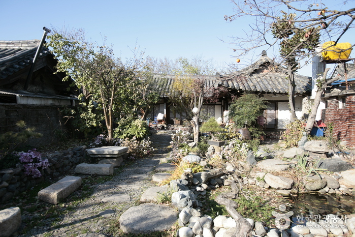 Seondosanbang (선도산방)