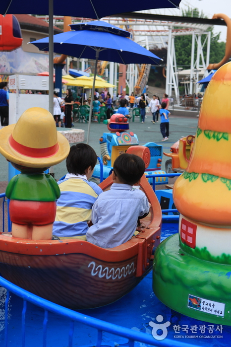 Children’s Grand Park (서울 어린이대공원)