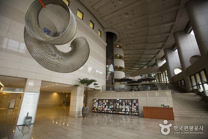 Seoul Arts Center (예술의전당)