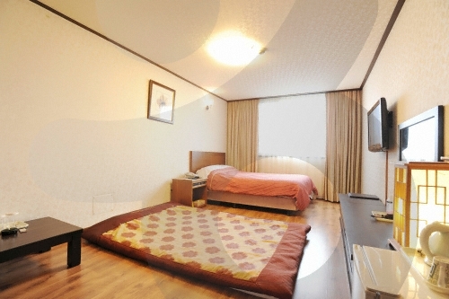 Utopia Hotel (유토피아관광호텔)
