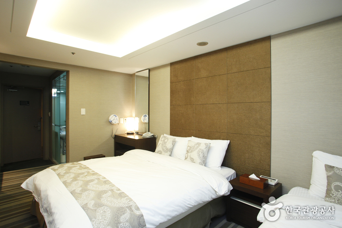 Three 7 Stay Hotel (쓰리세븐스테이호텔)