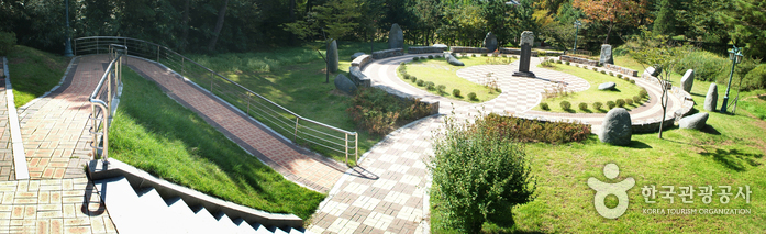 Gyeongpodae Pavilion (강릉 경포대)