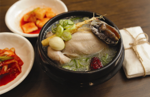 Baengnyeon Tojong Samgyetang (백년토종삼계탕)