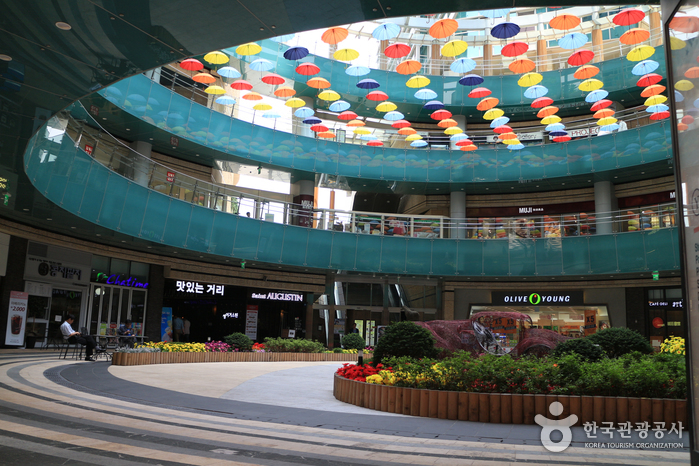 Mecenatpolis Mall(메세나폴리스 몰)