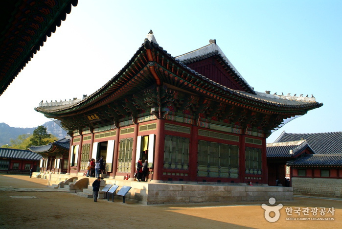 Gyeongbokgung Palace (경복궁)