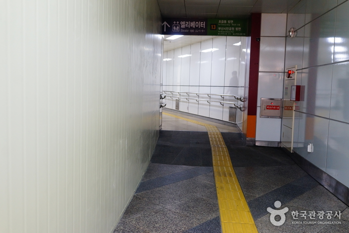 Подземный торговый центр на Сомёне (서면 지하도상가)