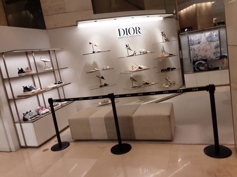 Dior - Shinsegae Main Branch (1F) [Tax Refund Shop] (디올 신세계 본점 1층)