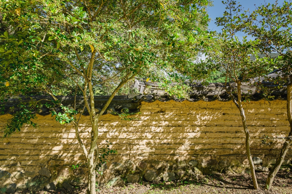 Dokrakdang House (경주 독락당)