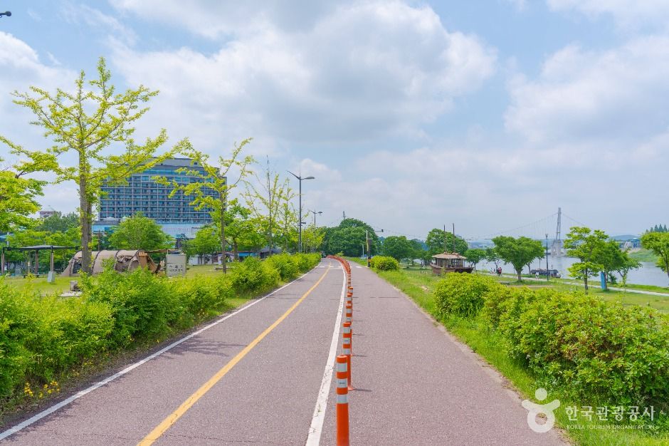 여주강변유원지