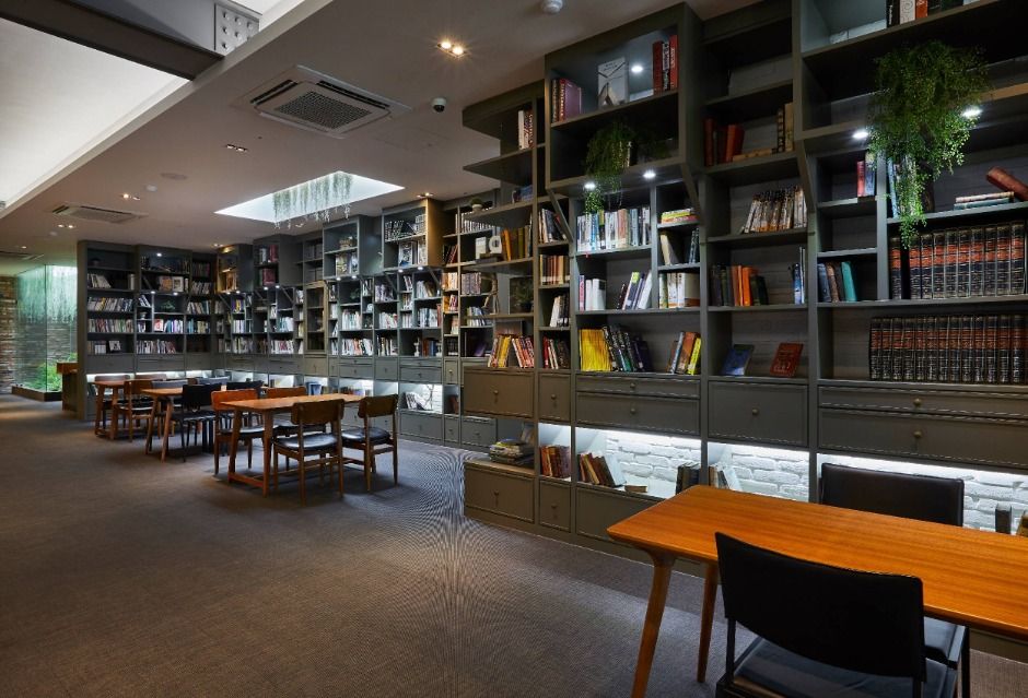 이천_에덴파라다이스호텔_도서관 (1)