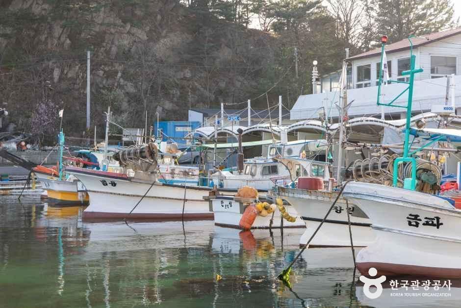 thumbnail-백도항(문암1리항)-3