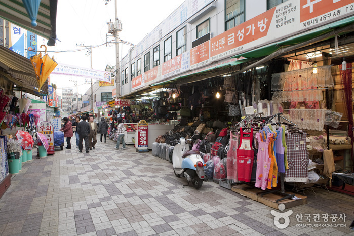 Gwangbok-ro Manmul Street (광복로 만물의거리)