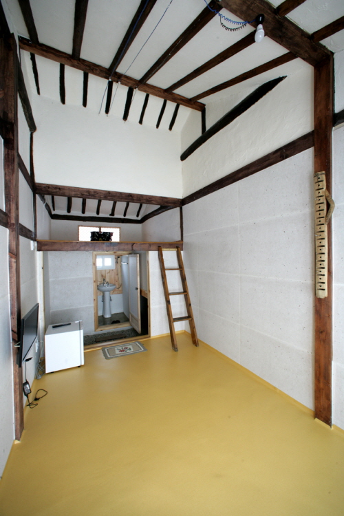 Yeonhui Gallery (연희갤러리)