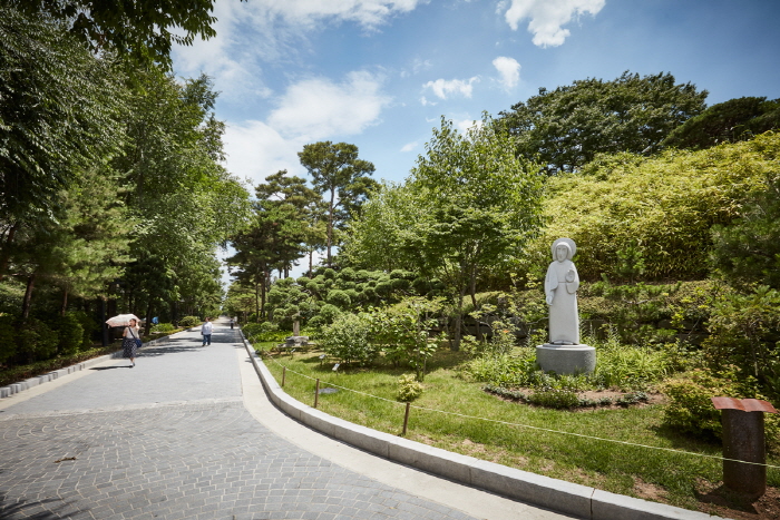 Jeoldusan Martyrs' Shrine (절두산순교성지)4