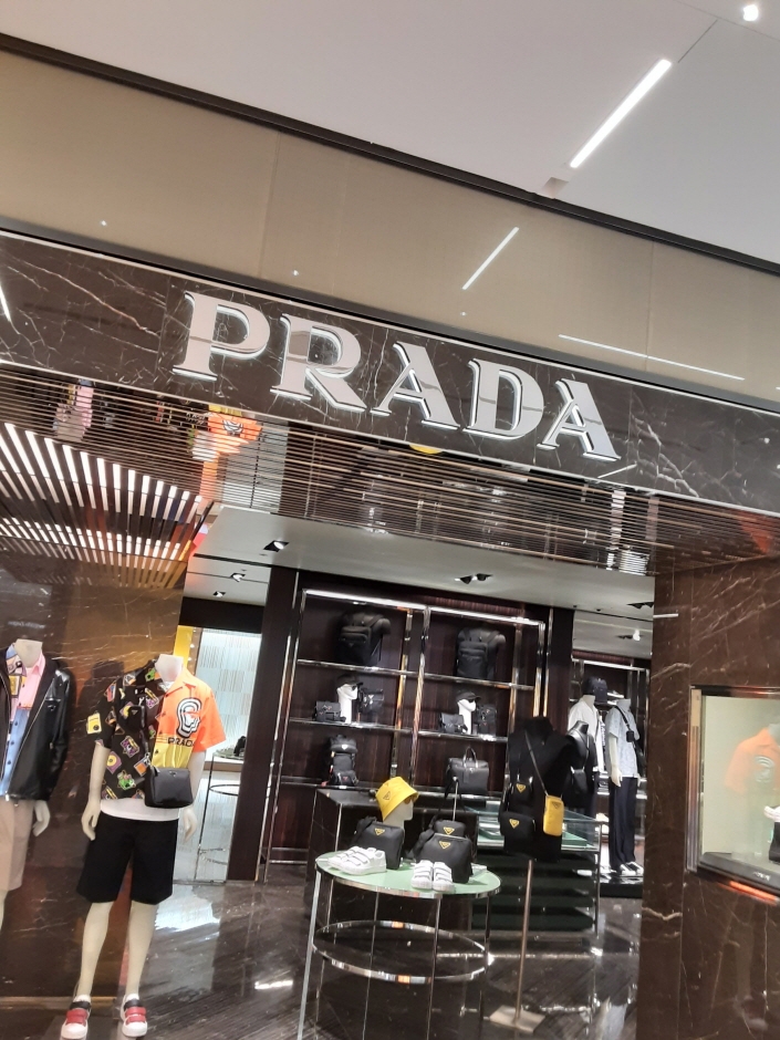 Prada Men - Shinsegae Main Branch [Tax Refund Shop] (프라다남성 신세계 본점)