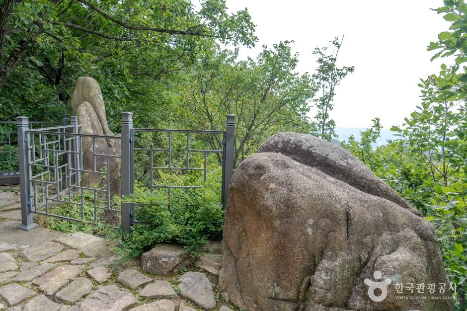삼막사 남녀근석