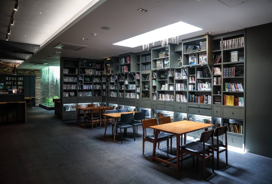 이천_에덴파라다이스호텔_도서관 (2)