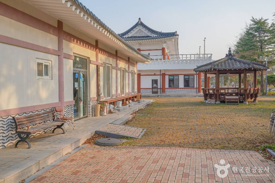 상사화피는마을