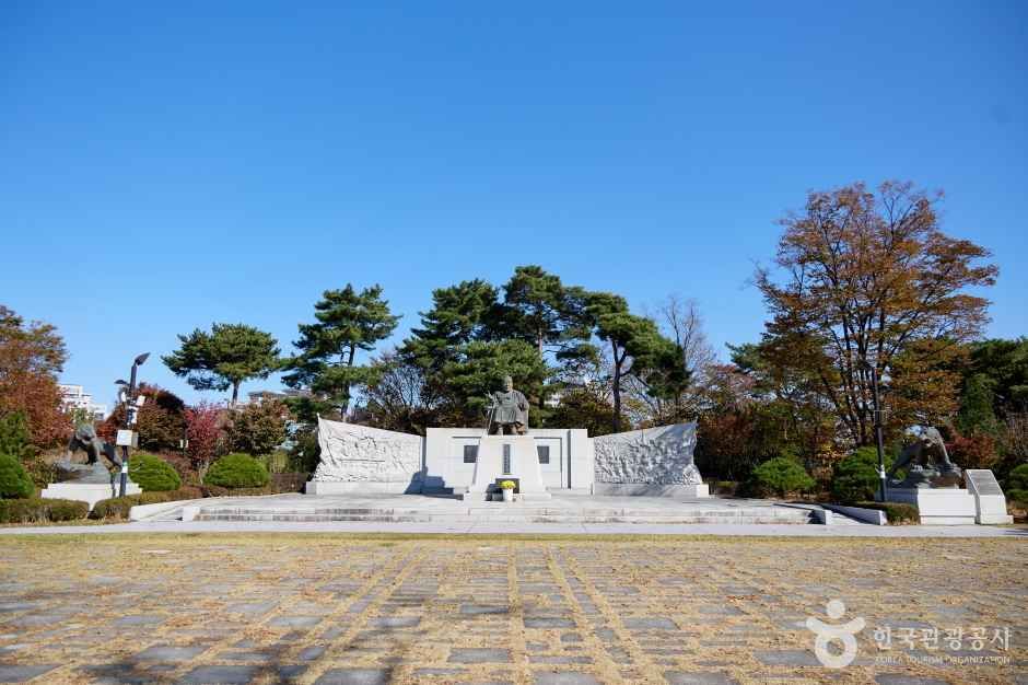 백범광장(백범 김구선생 동상)