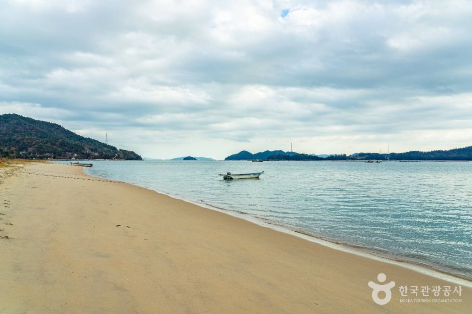 thumbnail-사구미해수욕장-2