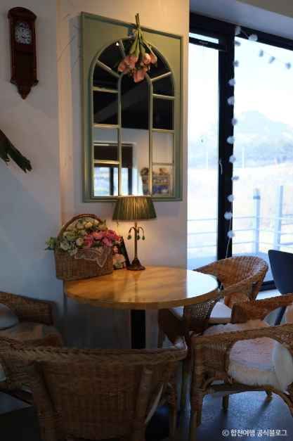 thumbnail-카페플로라-2