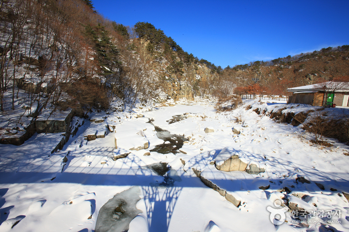 Gucheondonggyegok Valley (구천동계곡)