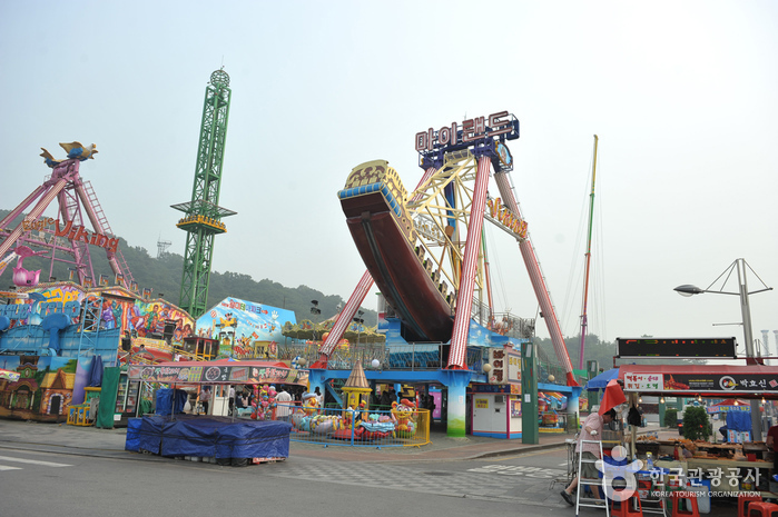 Wolmi Special Tourist Zone (월미 관광특구)