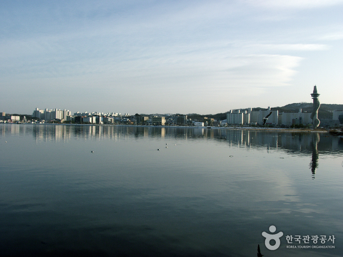 Cheongchoho Lake (청초호)