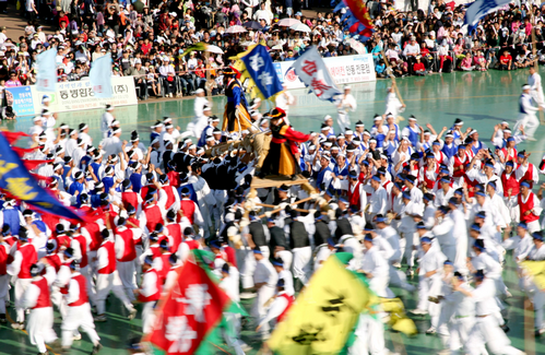 Andong Maskdance Festival (안동국제탈춤페스티벌)