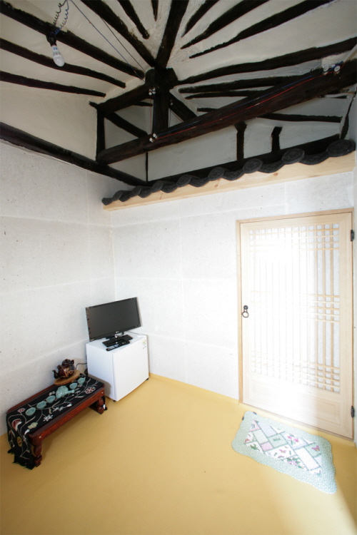 Yeonhui Gallery (연희갤러리)