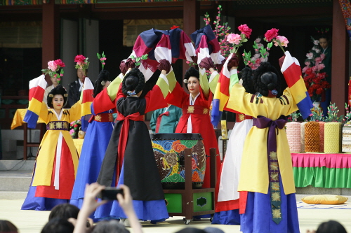 Suwon Hwaseong Cultural Festival (수원 화성문화제)
