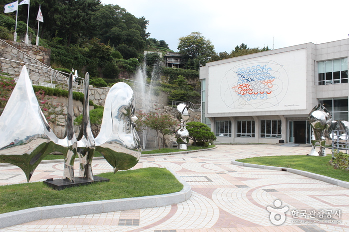Музей Мунсин в Чханвоне (창원시립마산문신미술관)