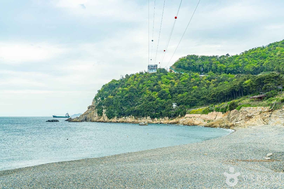 감지해변