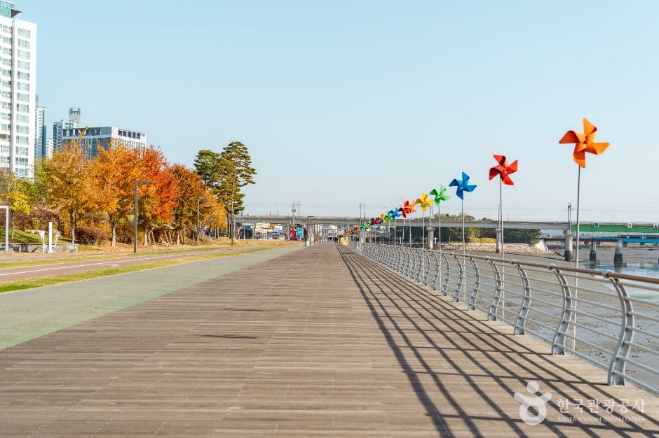 thumbnail-소래포구해오름광장-7