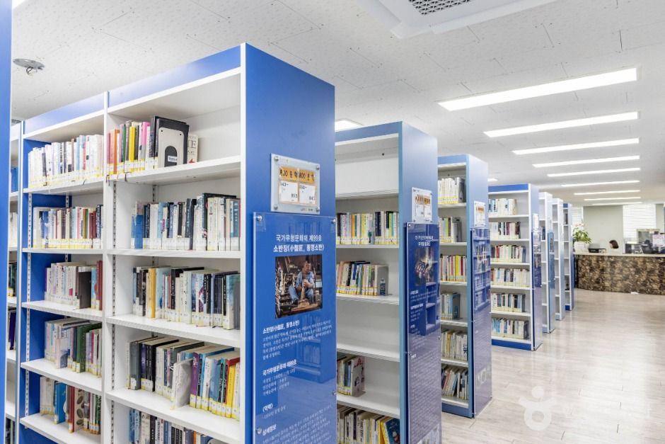 thumbnail-통영시립도서관-2