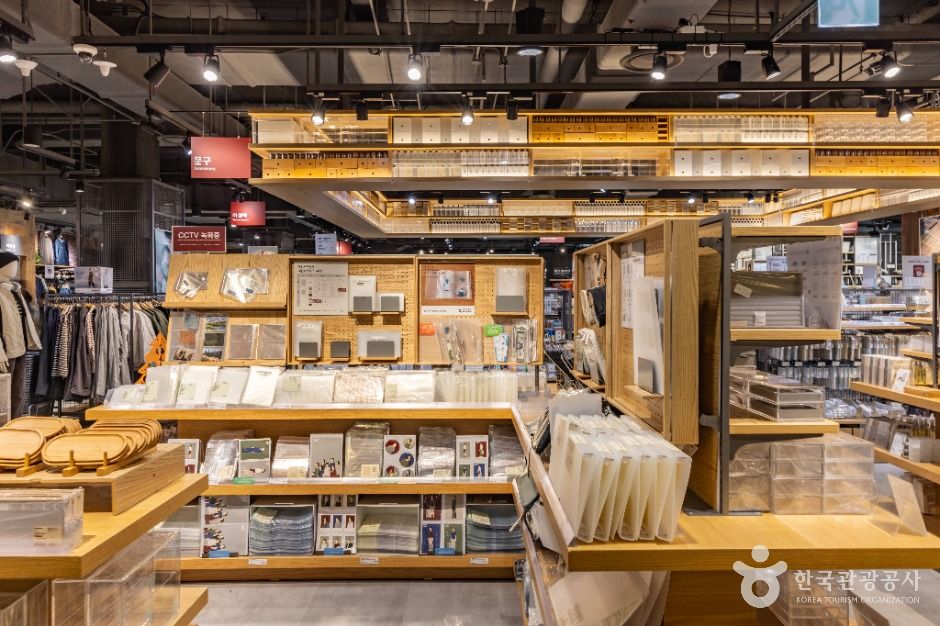 서울_AK PLAZA 홍대 (1)