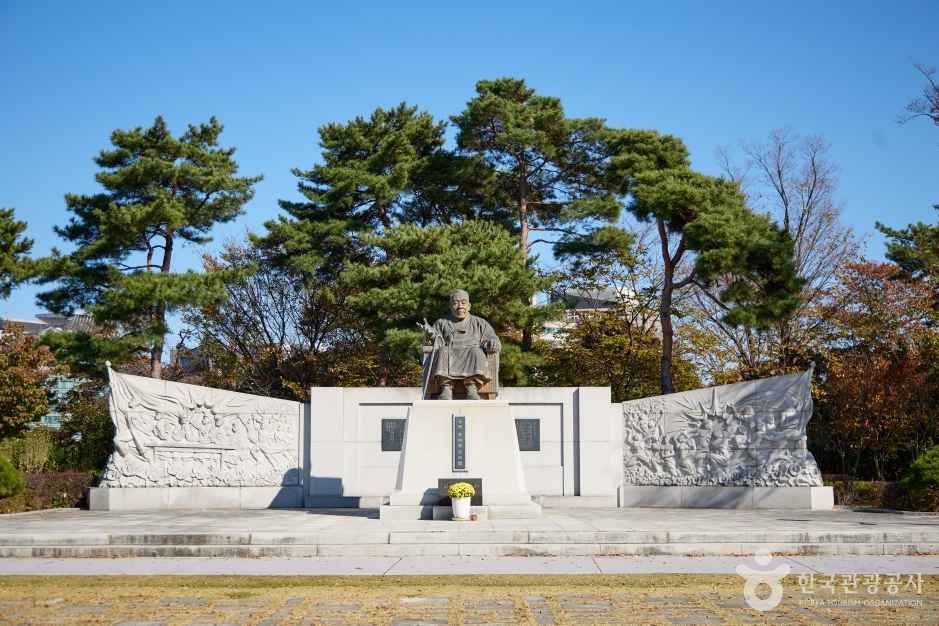 백범광장(백범 김구선생 동상)