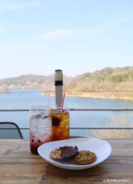 thumbnail-카페플로라-3