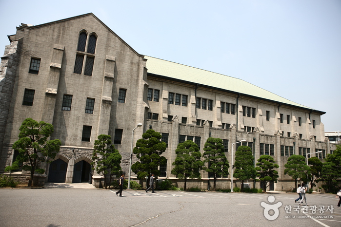 Ewha Womans University (이화여자대학교)
