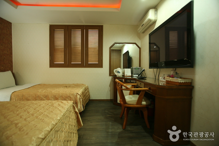 Hotel Lees - Goodstay