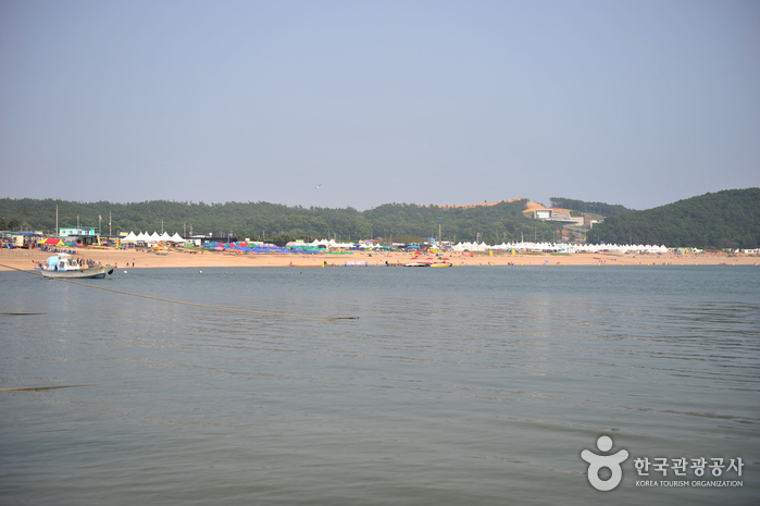 王山海水浴場(왕산해수욕장)