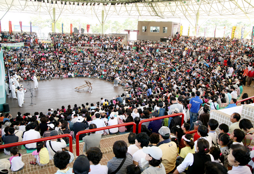 Andong Maskdance Festival (안동국제탈춤페스티벌)