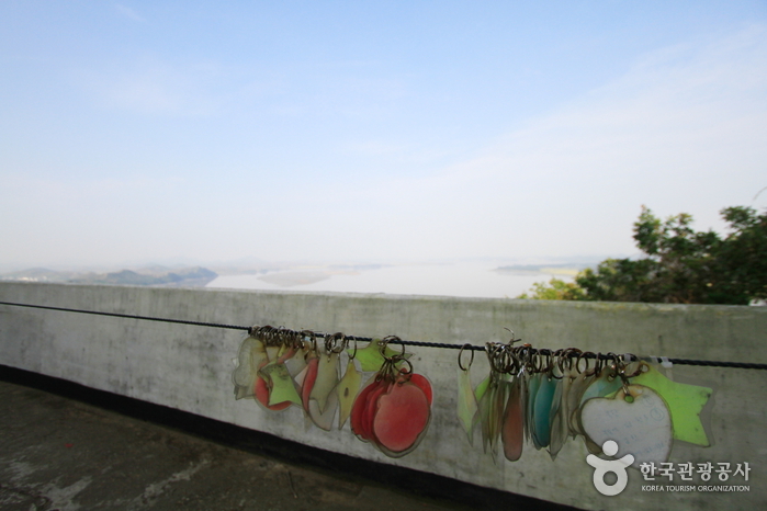 Aegibong Peak (Gimpo Section) (애기봉 (김포))