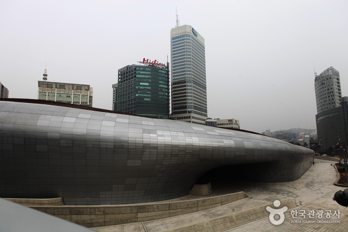 Dongdaemun Design Plaza (DDP) [동대문디자인플라자(DDP)]