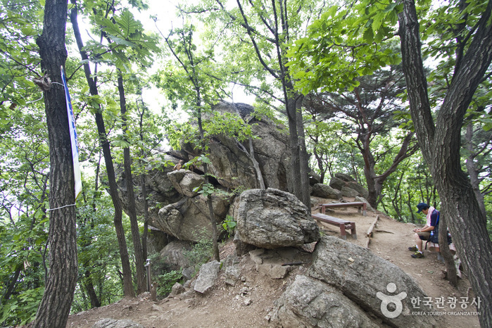 사인암과 주변 쉼터