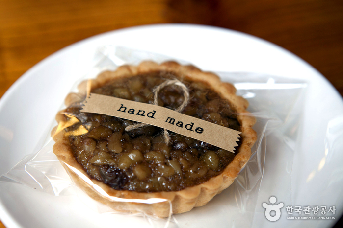 호두나무카페에서 직접 만드는 호두파이