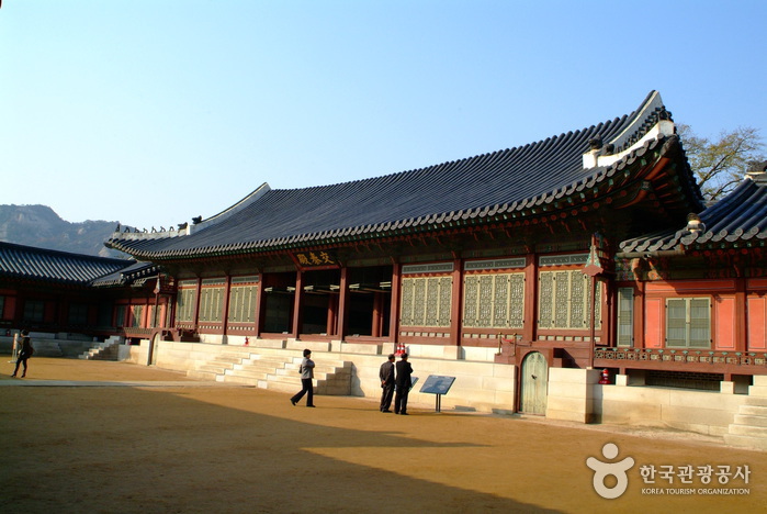 Gyeongbokgung Palace (경복궁)